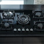 plaque de cuisson gaz 5 feux facile à nettoyer vue du dessus